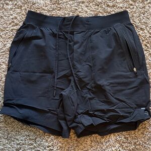 lululemon license to train Black Athletic Shorts with liner.